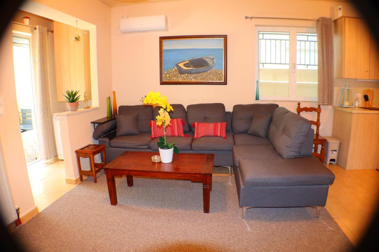 Filoxenia Apartment Атина Екстериор снимка